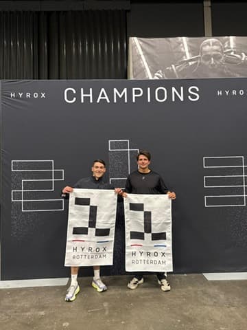 Dario en zijn teamgenoot na HYROX Doubles Men Rotterdam 2026